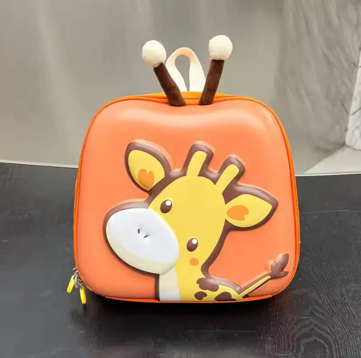 CUTE GIRAFFE BACKPACK